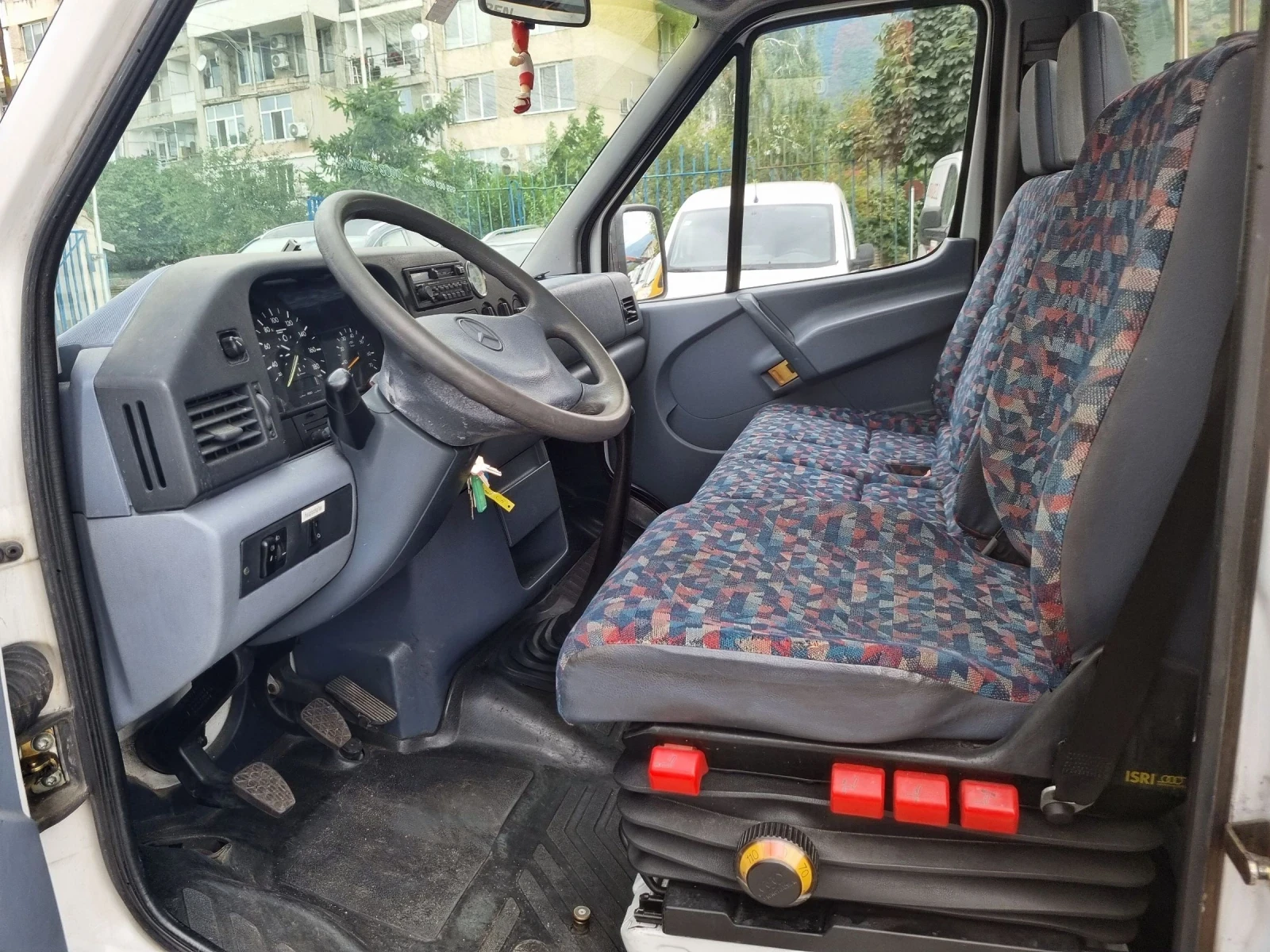 Mercedes-Benz Sprinter 412 самосвал, снимка 13 - Бусове и автобуси - 55221045