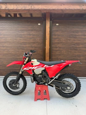����� �� �������� �� Rieju MR 300i