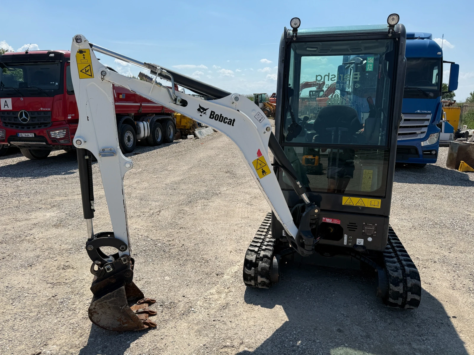 Багер Bobcat E19 - 600 моточаса, снимка 15 - Индустриална техника - 54682063