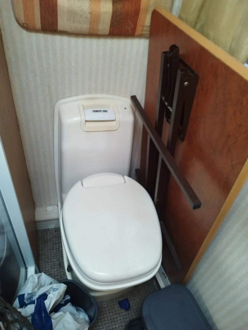 Каравана Fleetwood Colchester 520 4es, снимка 12 - Каравани и кемпери - 52770345