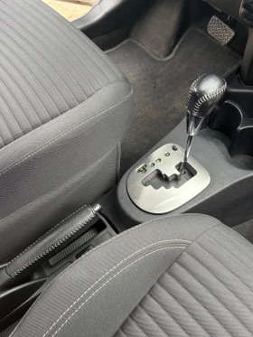 Toyota Yaris 1.3, снимка 7