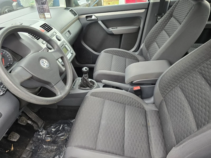 VW Touran 1.9 TDI, снимка 9 - Автомобили и джипове - 48317961