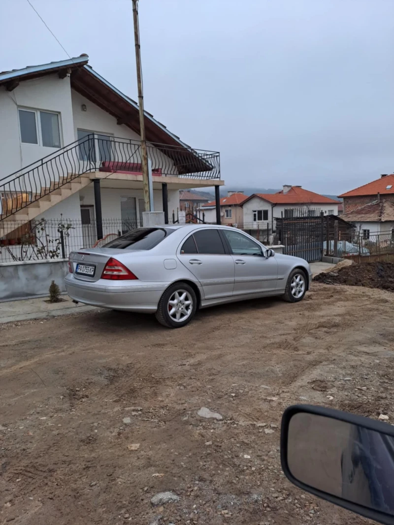 Mercedes-Benz C 200, снимка 3 - Автомобили и джипове - 48551655