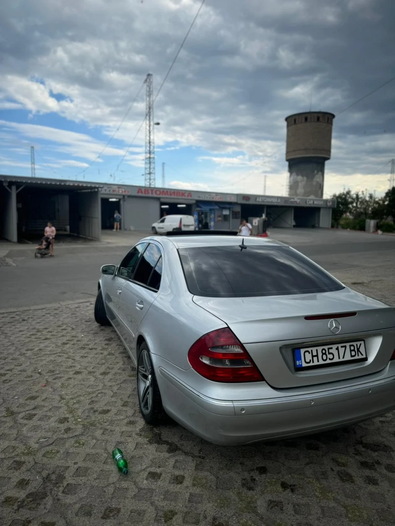 Mercedes-Benz E 270, снимка 6 - Автомобили и джипове - 48768837