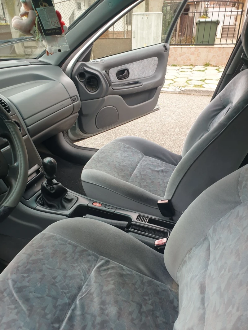 Renault Laguna, снимка 6 - Автомобили и джипове - 52919065