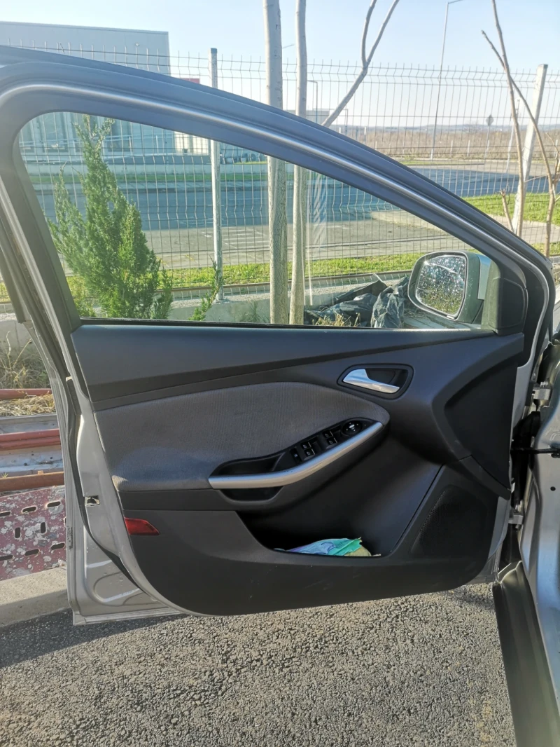 Ford Focus 1.6TI, снимка 9 - Автомобили и джипове - 52925480