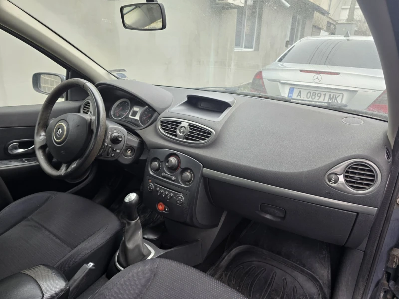 Renault Clio, снимка 6 - Автомобили и джипове - 53296387