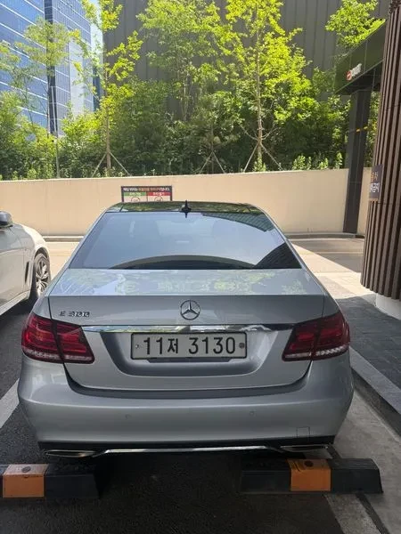Mercedes-Benz E 300 Avantgarde - САМО 30% АВАНС, снимка 2 - Автомобили и джипове - 56002500