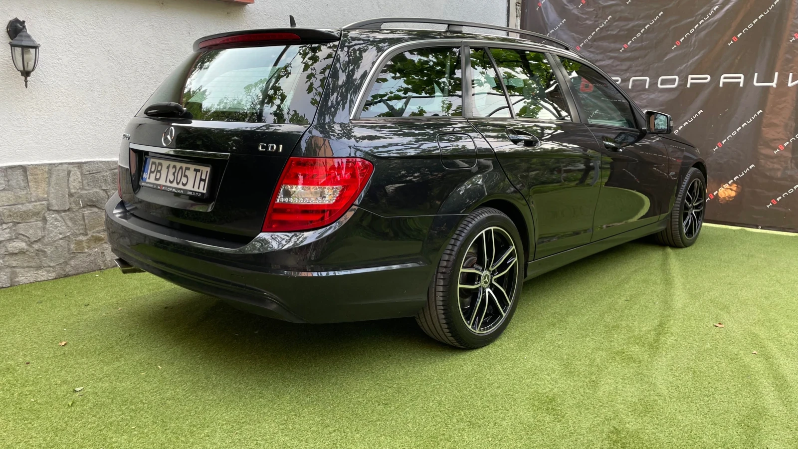 Mercedes-Benz C 220 * ОБСЛУЖЕНА* СЕРВИЗНА ИСТОРИЯ*  - изображение 3