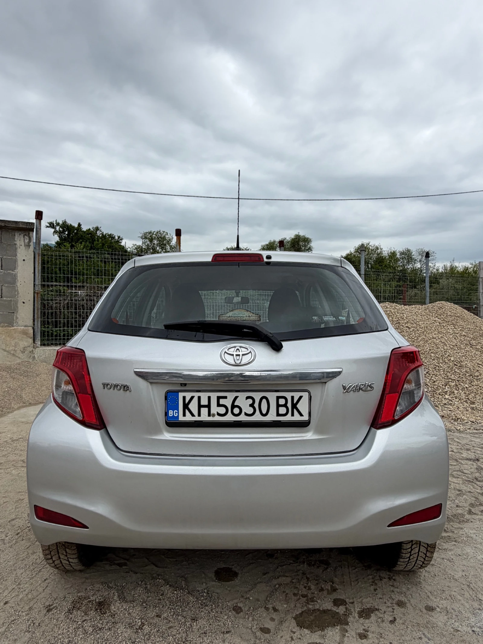 Toyota Yaris 1.3, снимка 3 - Автомобили и джипове - 54544543