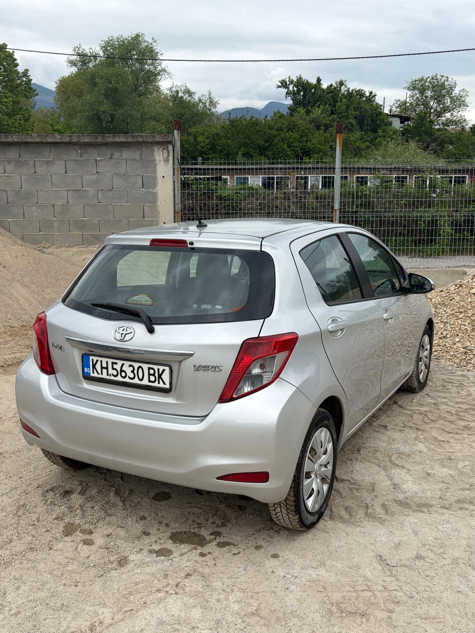Toyota Yaris 1.3, снимка 4 - Автомобили и джипове - 54544543