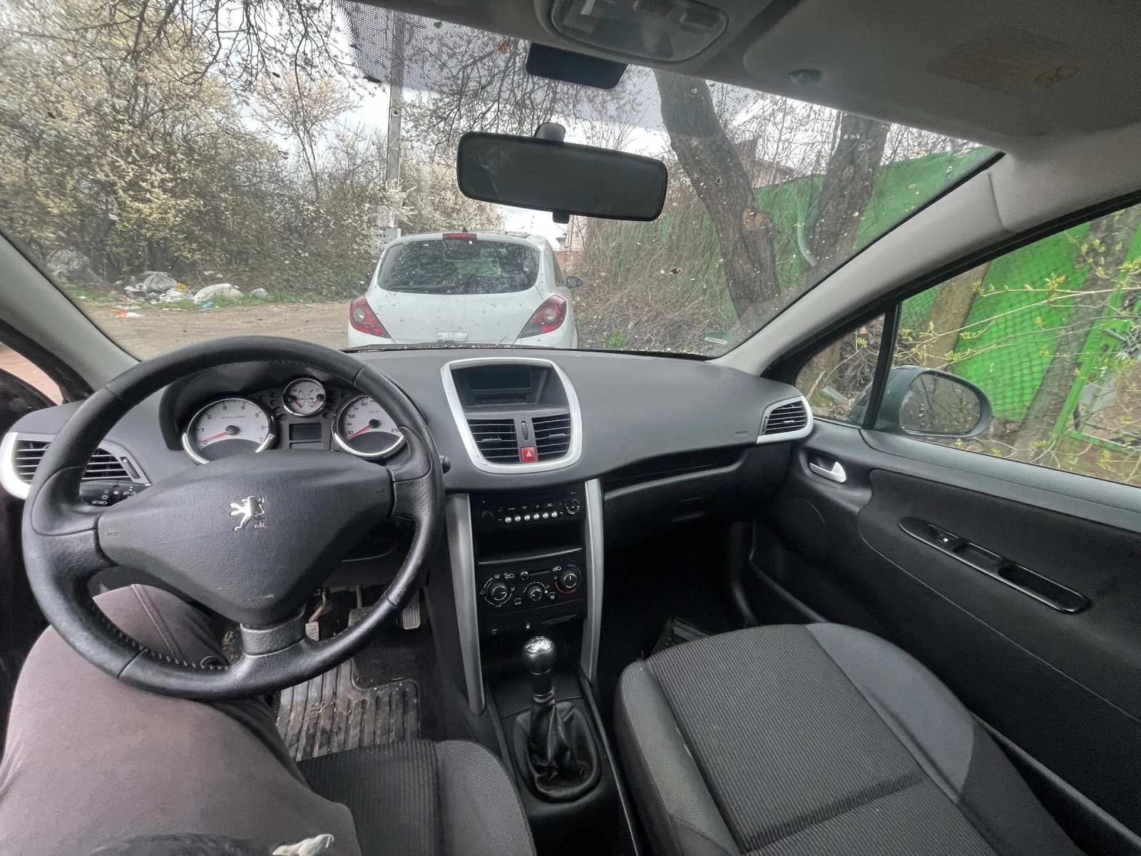 Peugeot 207 1.4 i .Facelift , снимка 4 - Автомобили и джипове - 54083597