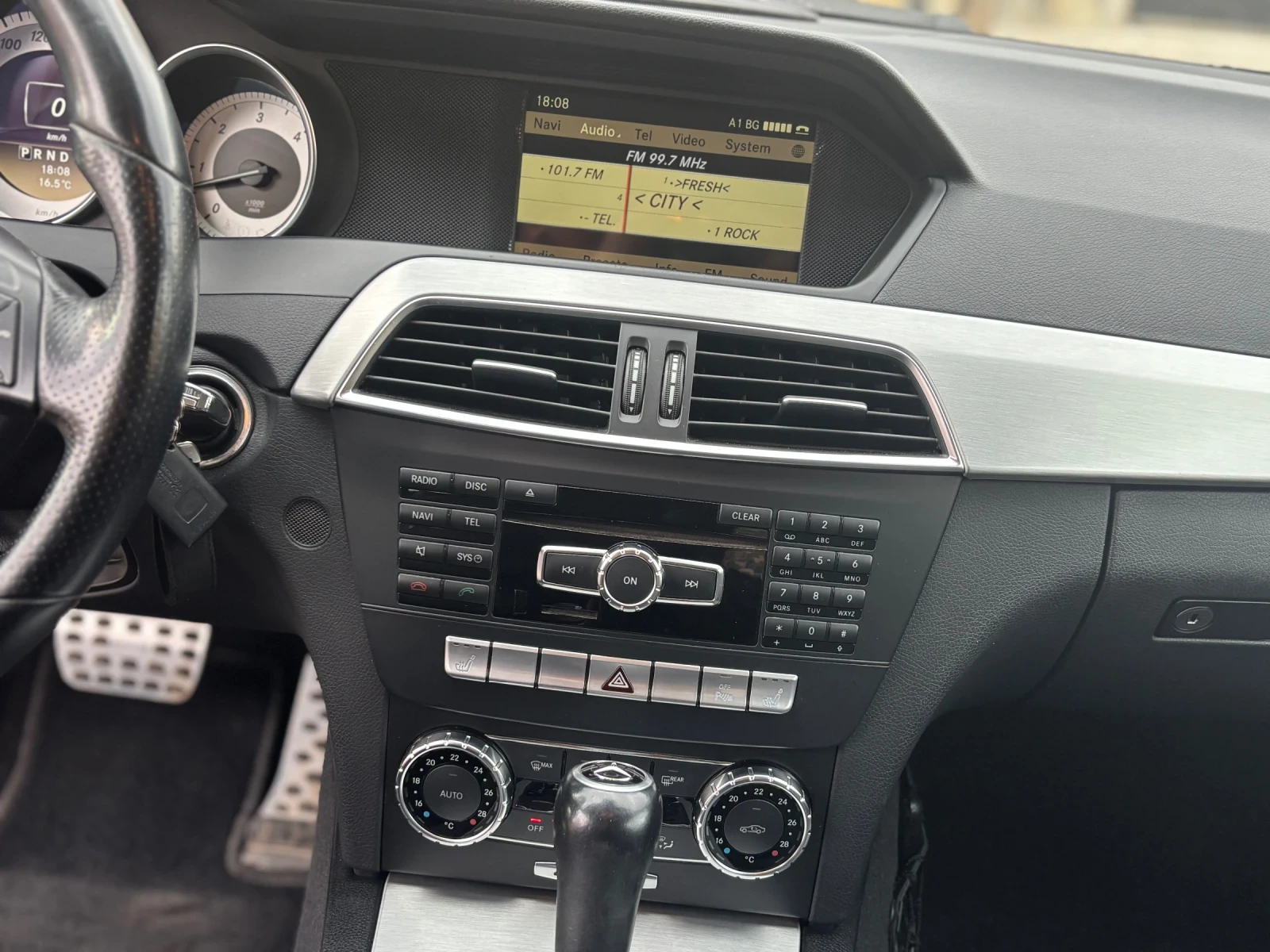 Mercedes-Benz C 350 AMG PACK * 4MATIC, снимка 14 - Автомобили и джипове - 54174233