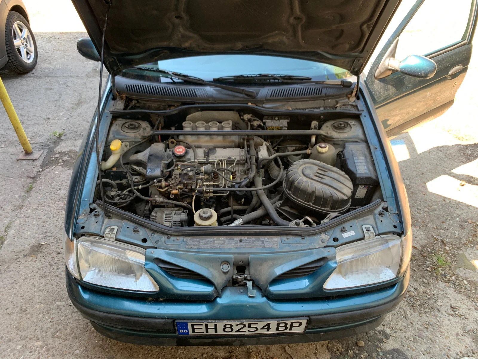 Renault Megane, снимка 2 - Автомобили и джипове - 54248467