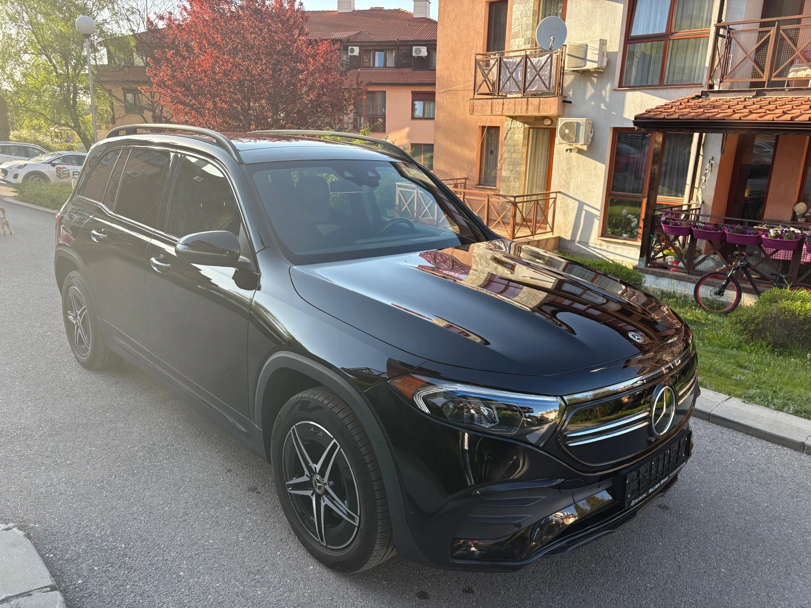 Mercedes-Benz EQB 300, снимка 2 - Автомобили и джипове - 54334969