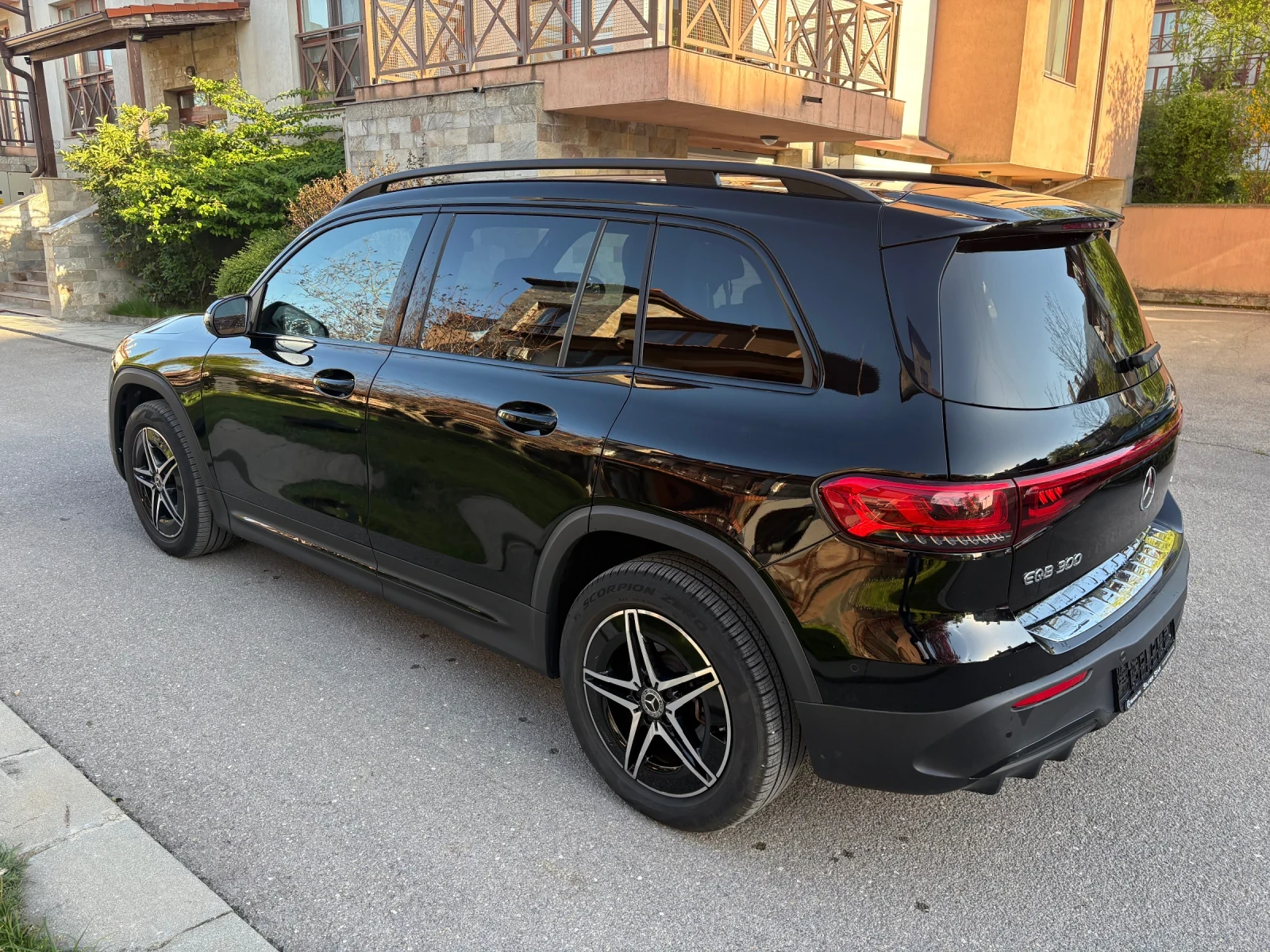 Mercedes-Benz EQB 300, снимка 3 - Автомобили и джипове - 54334969