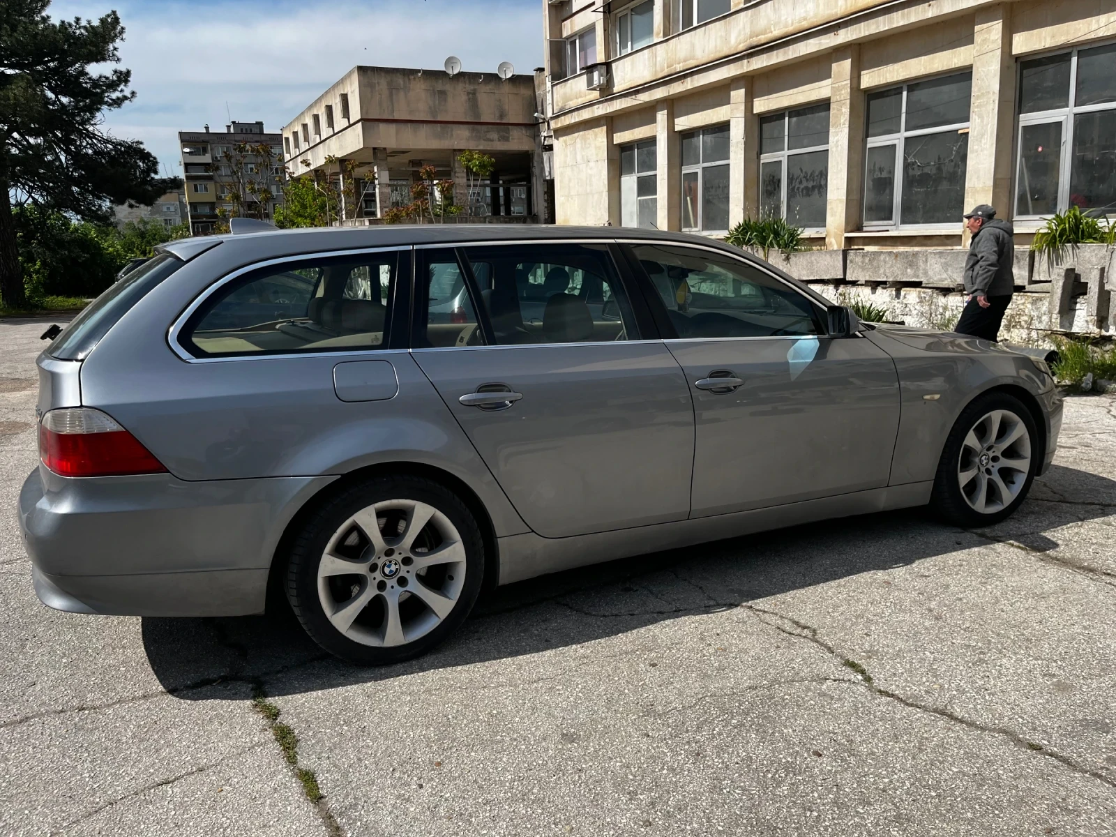 BMW 525 2.5, снимка 2 - Автомобили и джипове - 54493532