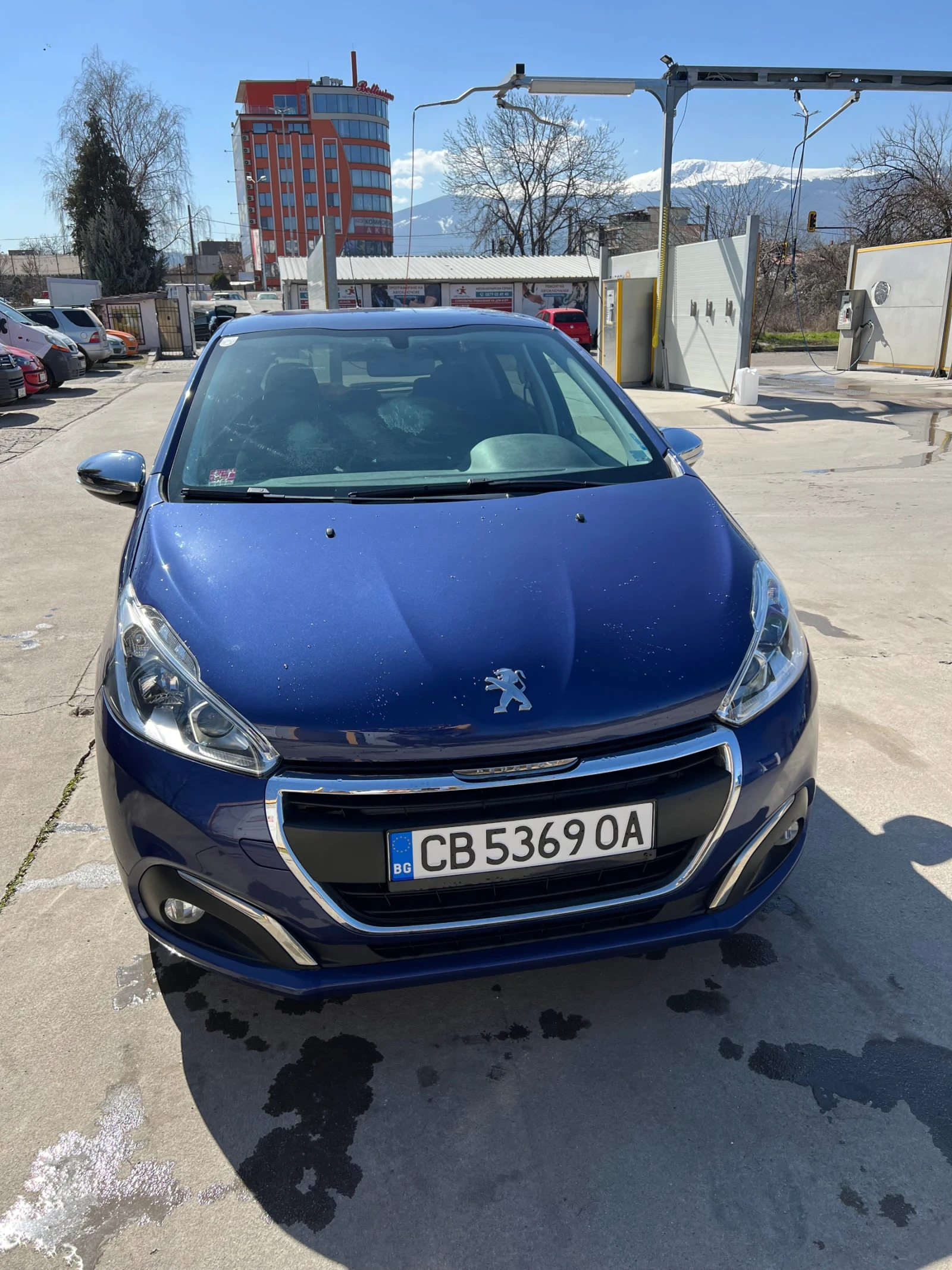 Peugeot 208