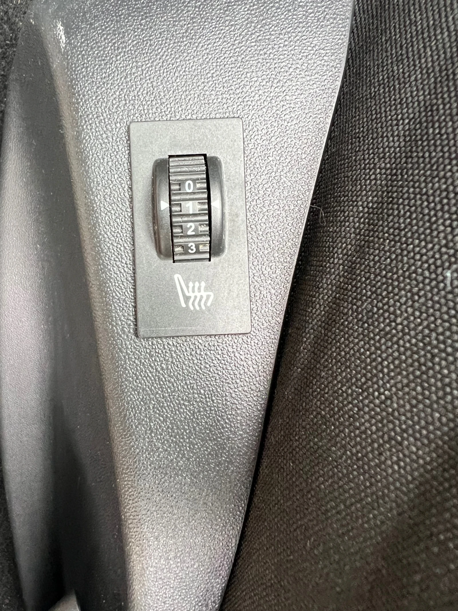 Peugeot 208, снимка 8 - Автомобили и джипове - 54562349