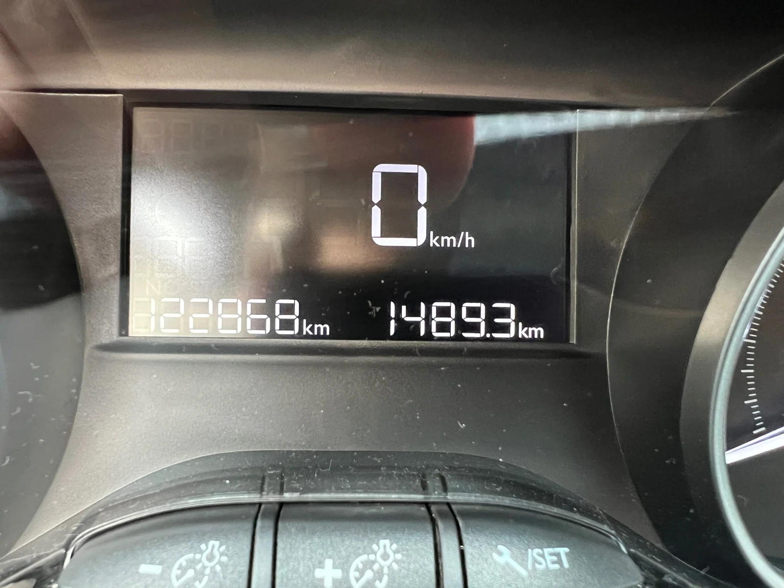 Peugeot 208, снимка 11 - Автомобили и джипове - 54562349