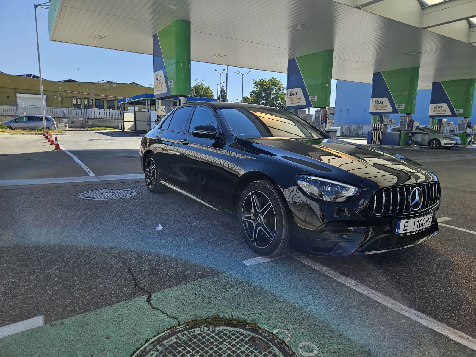 Mercedes-Benz E 220  AMG FACELIFT 4MATIC, снимка 3 - Автомобили и джипове - 55673679