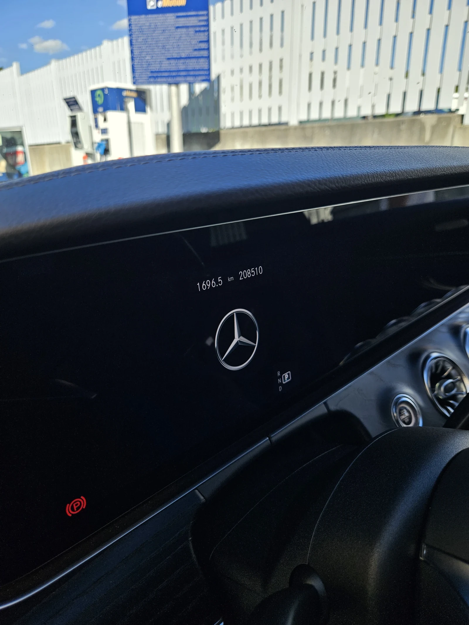 Mercedes-Benz E 220  AMG FACELIFT 4MATIC, снимка 11 - Автомобили и джипове - 55673679
