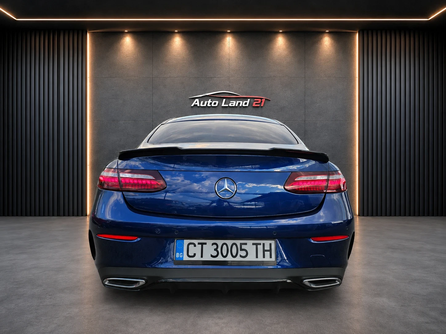Mercedes-Benz E 220 AMG* 4MATIC* FACELIFT* 360 * BURMESTER* FULL* , снимка 6 - Автомобили и джипове - 55711082