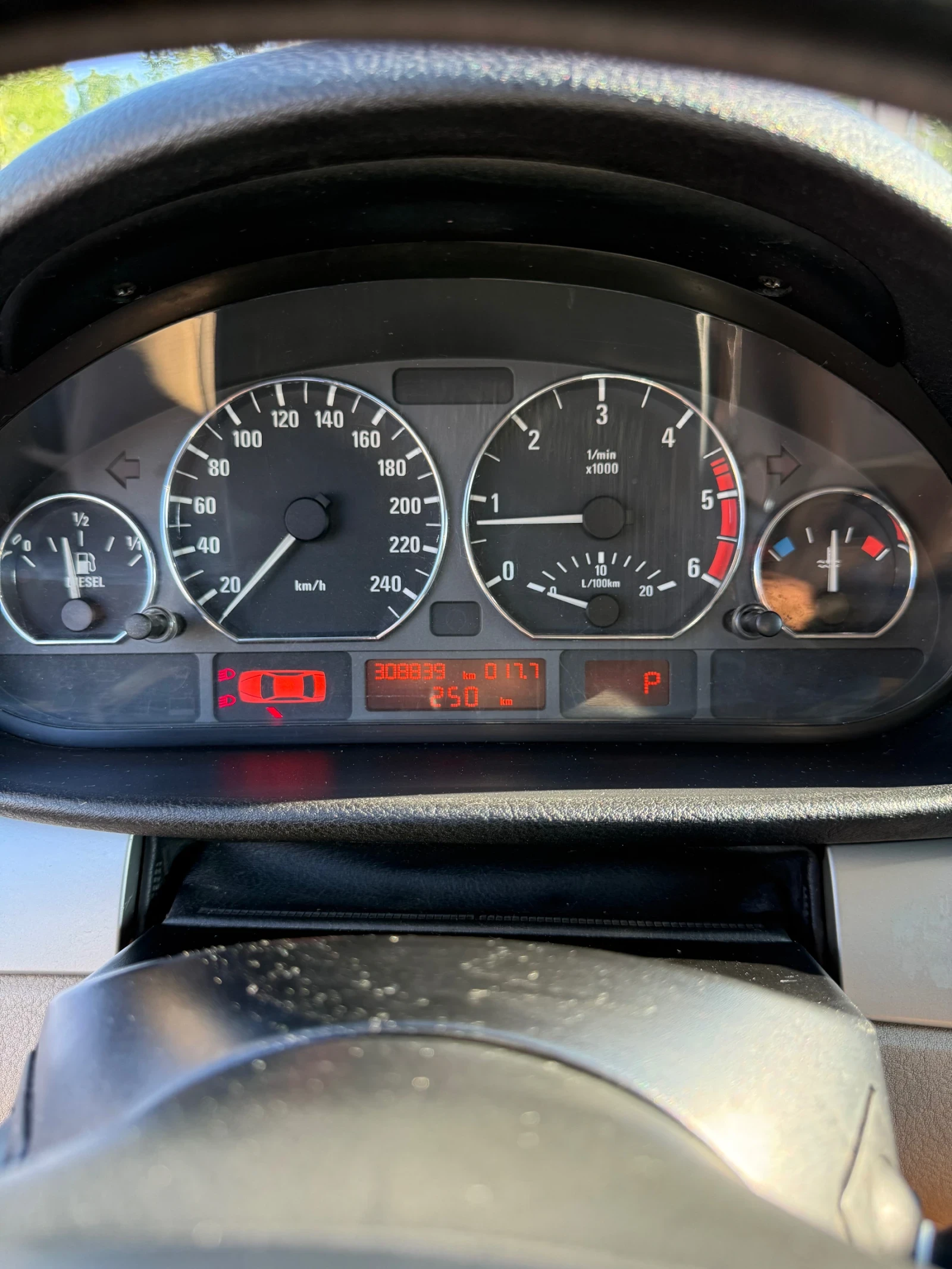 BMW 330, снимка 14 - Автомобили и джипове - 55931127