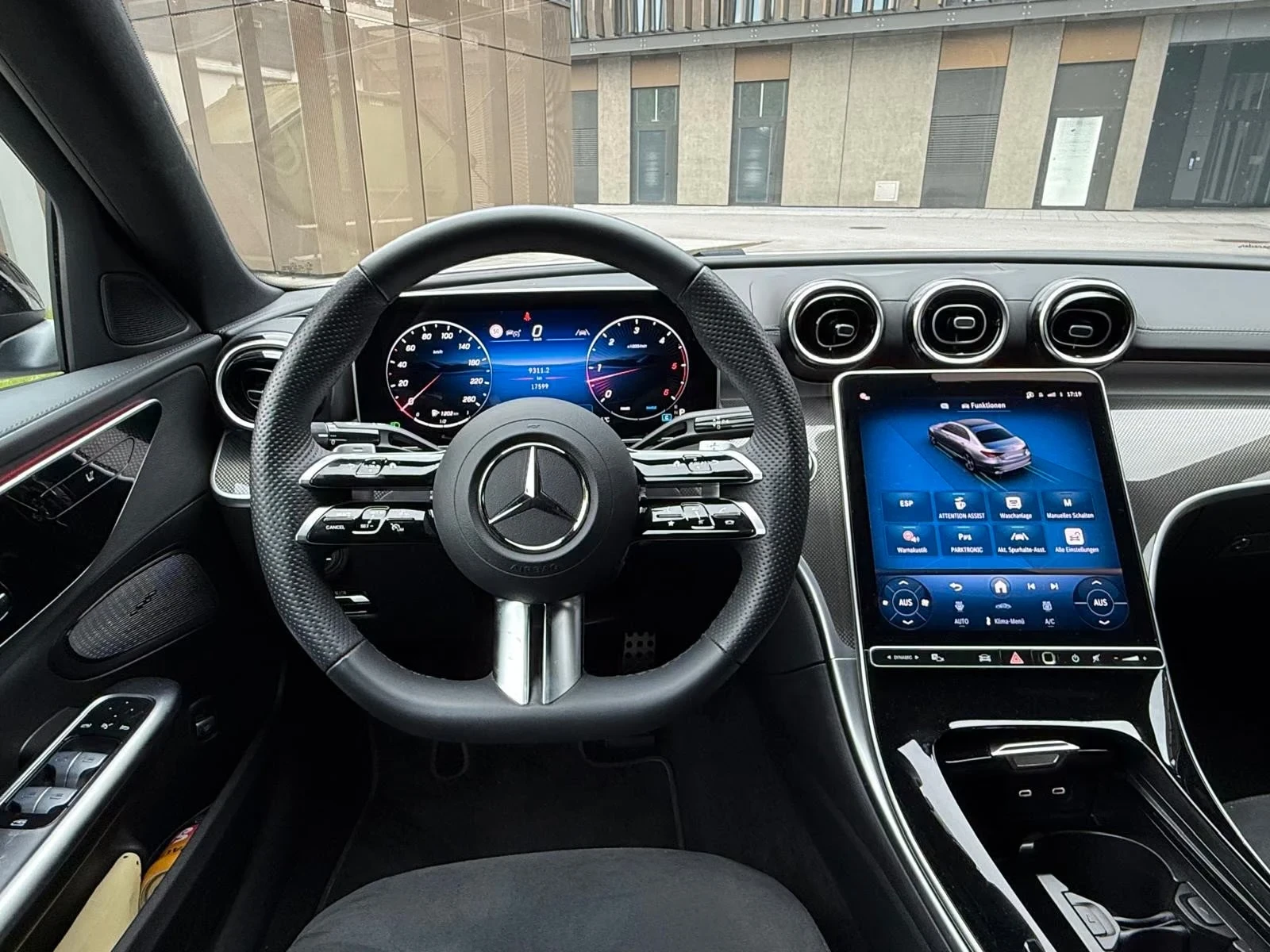 Mercedes-Benz C 220 d* 4Matic* AMG* Kamera, снимка 16 - Автомобили и джипове - 56160142