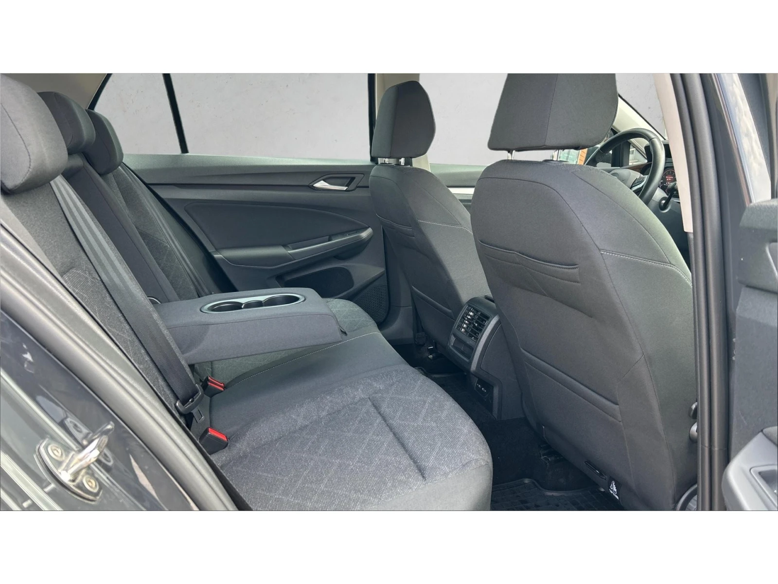 VW Golf 1.5 e-TSi A/T, Месечна вноска от 299  , снимка 10 - Автомобили и джипове - 56227100