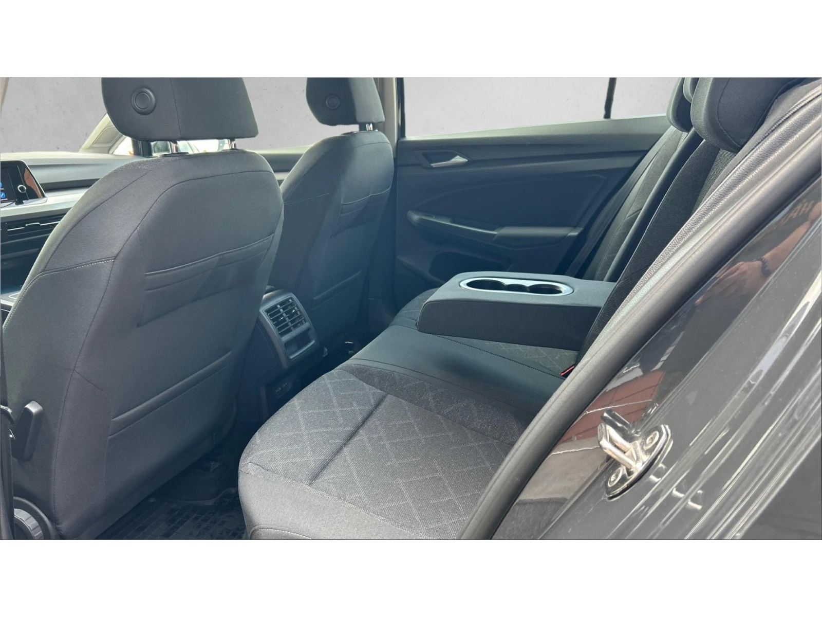 VW Golf 1.5 e-TSi A/T, Месечна вноска от 299  , снимка 12 - Автомобили и джипове - 56227100