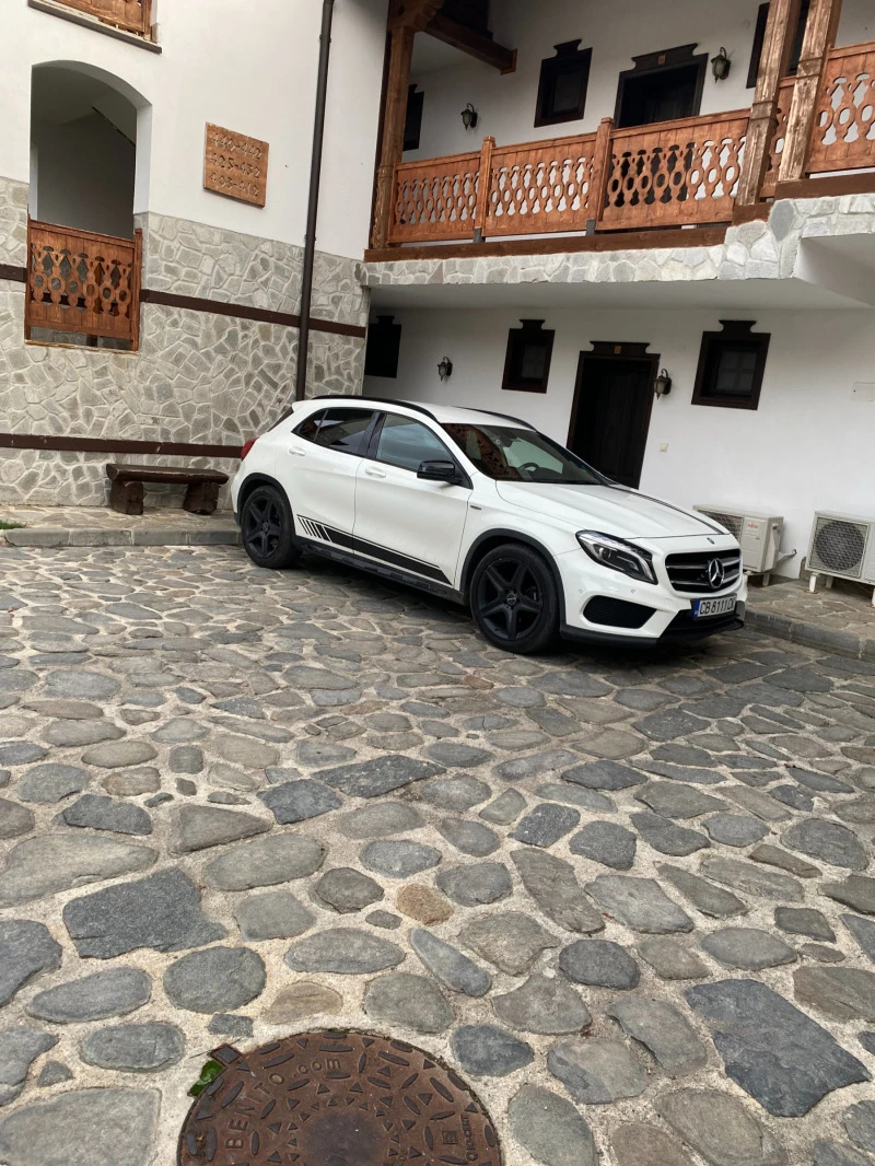 Mercedes-Benz GLA 200 AMG-4 MATIC, снимка 1 - Автомобили и джипове - 48183059