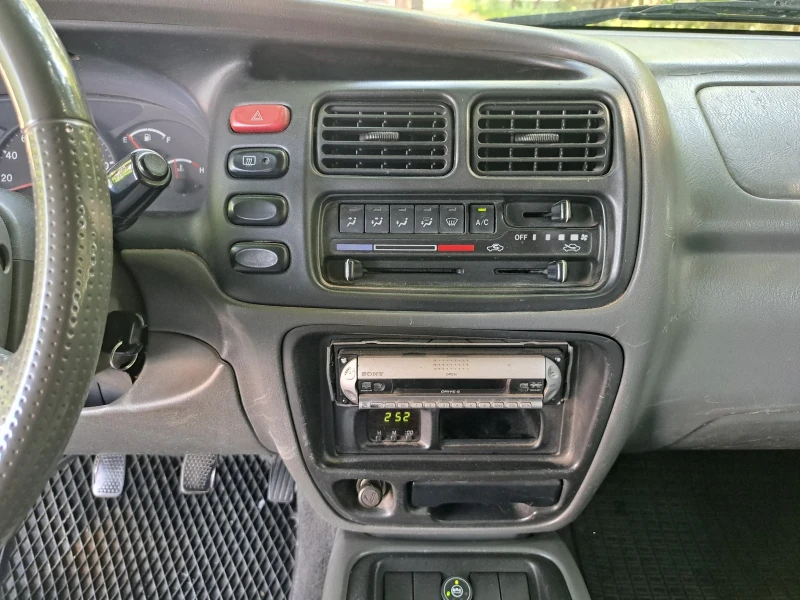 Suzuki Grand vitara Без ръжди.Работещ климатик.ГАЗ., снимка 12 - Автомобили и джипове - 51337756