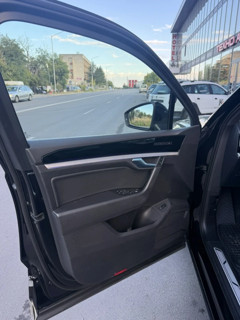 VW Touareg 3.0 TDI 286kc., снимка 9 - Автомобили и джипове - 51970987