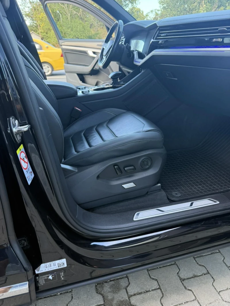 VW Touareg 3.0 TDI 286kc., снимка 7 - Автомобили и джипове - 51970987