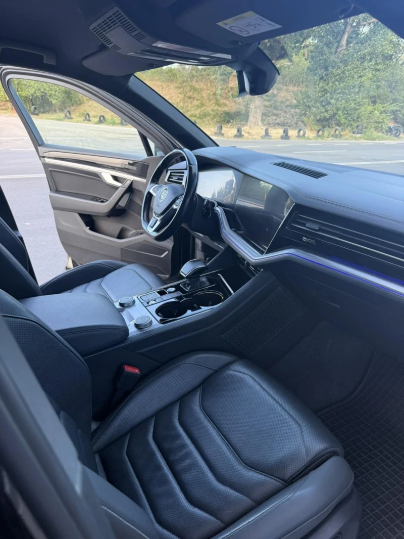 VW Touareg 3.0 TDI 286kc., снимка 8 - Автомобили и джипове - 51970987