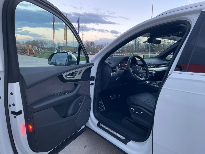 Audi SQ7 4.0TDI 3xTV 7 местен GERMANY, снимка 9 - Автомобили и джипове - 52507451