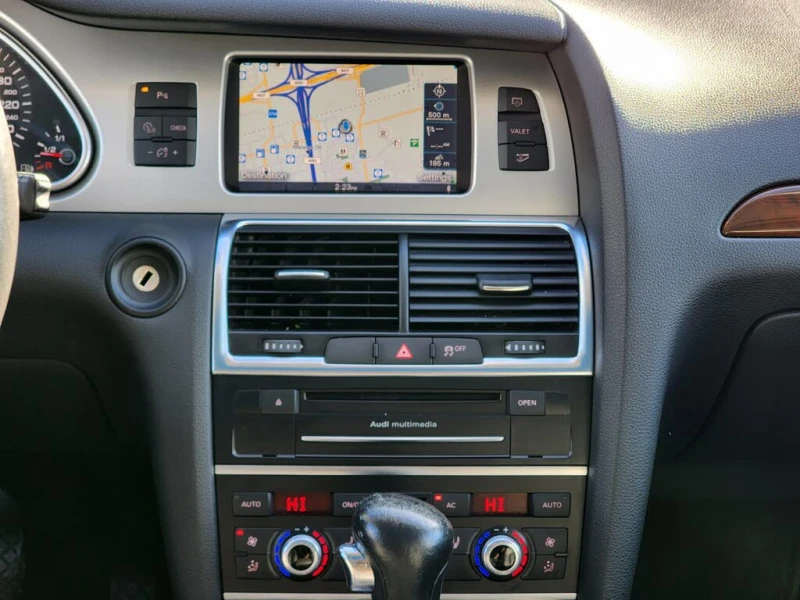 Audi Q7  3.0T* АвтоКредит(ЦЕНА ДО БГ), снимка 9 - Автомобили и джипове - 53516327