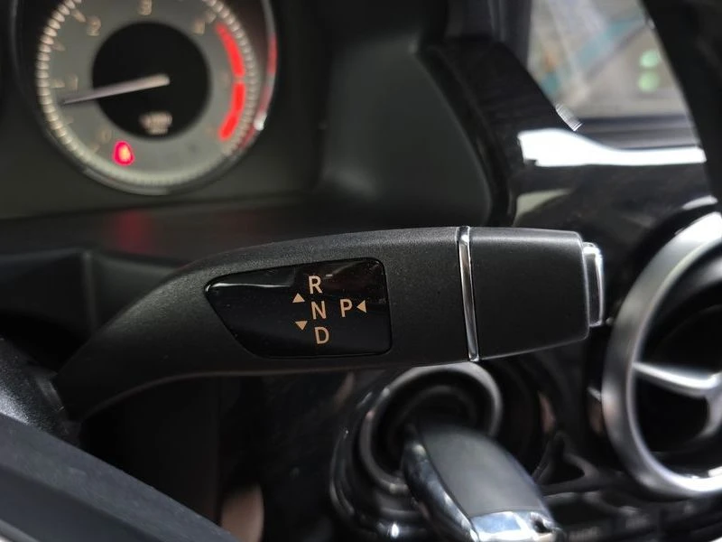 Mercedes-Benz GLK GLK220 CDI| 170к.с.| ВКЛ.ТЕХНОТЕСТ, снимка 9 - Автомобили и джипове - 55428479
