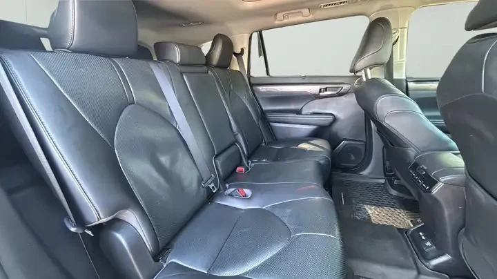 Toyota Highlander * Hybrid Limited AWD * CARFAX * 8 Местен * , снимка 15 - Автомобили и джипове - 55515924