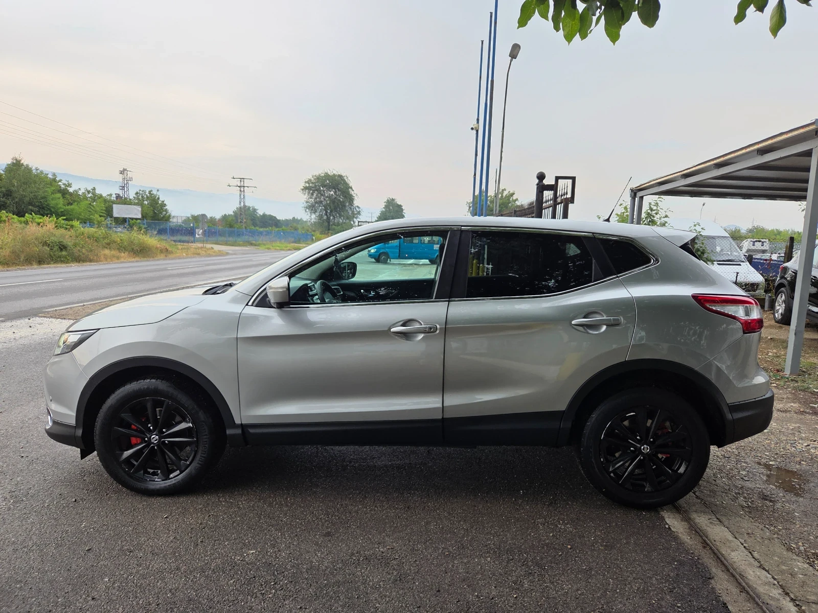 Nissan Qashqai 1.2 T 360-КАМЕРА * * ПАНОРАМА * *  - изображение 9