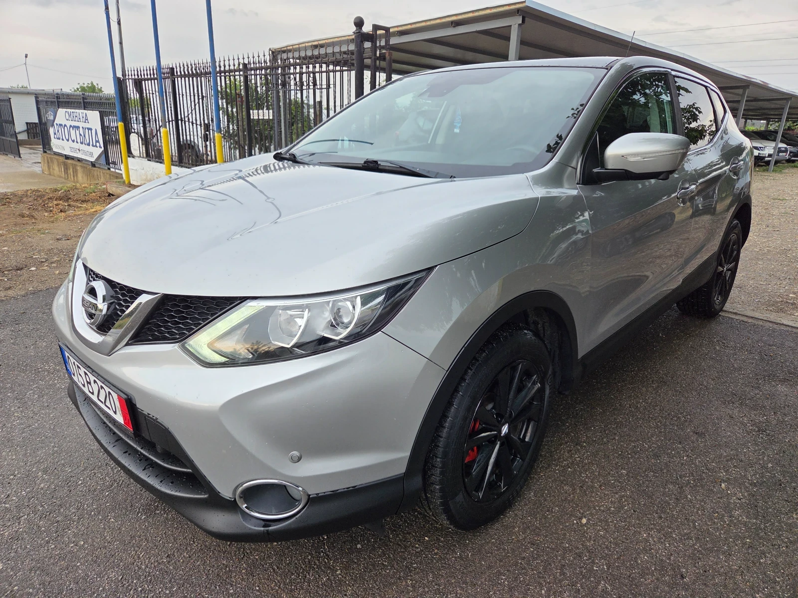 Nissan Qashqai 1.2 T 360-КАМЕРА * * ПАНОРАМА * *  - изображение 10