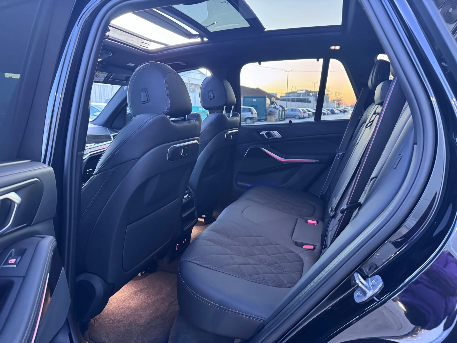 BMW X5 30d* PANO* Xdrive* 2025* 37KM* R22* M Pack* NOV* , снимка 7 - Автомобили и джипове - 53622328