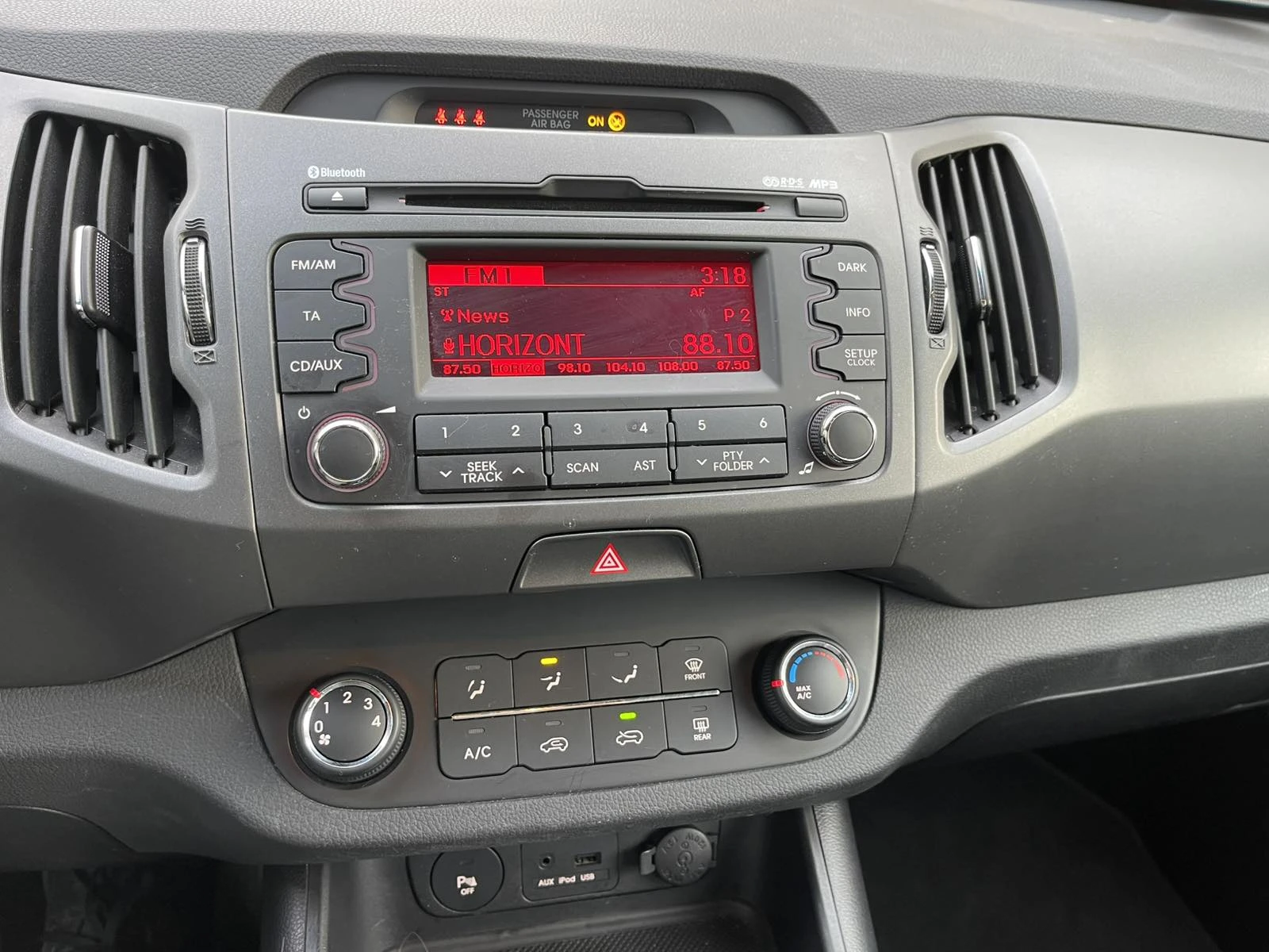 Kia Sportage Spirit 1.6 GDI 76000 KM, снимка 10 - Автомобили и джипове - 53929584