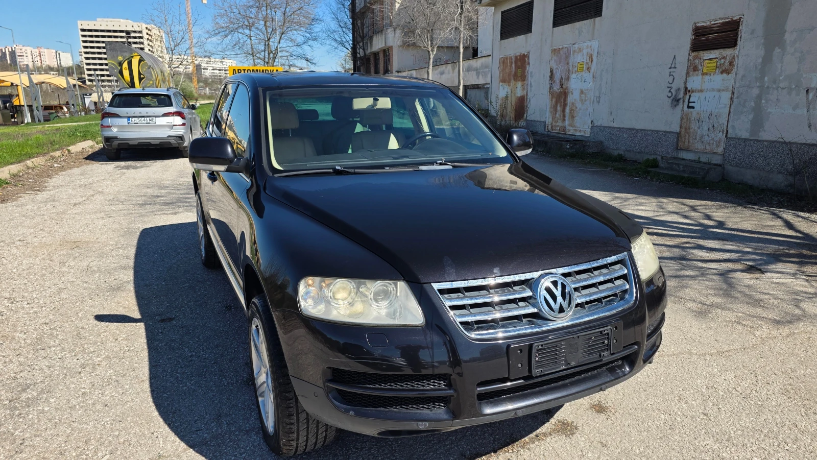 VW Touareg 2.5D, снимка 7 - Автомобили и джипове - 54115315