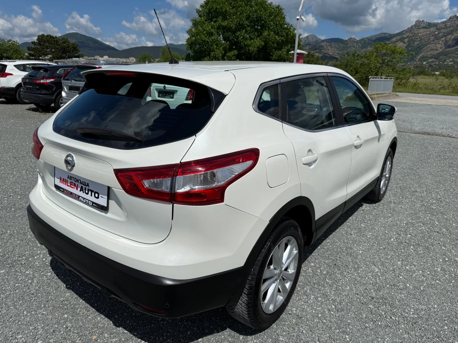 Nissan Qashqai (KATO НОВА), снимка 6 - Автомобили и джипове - 54650551