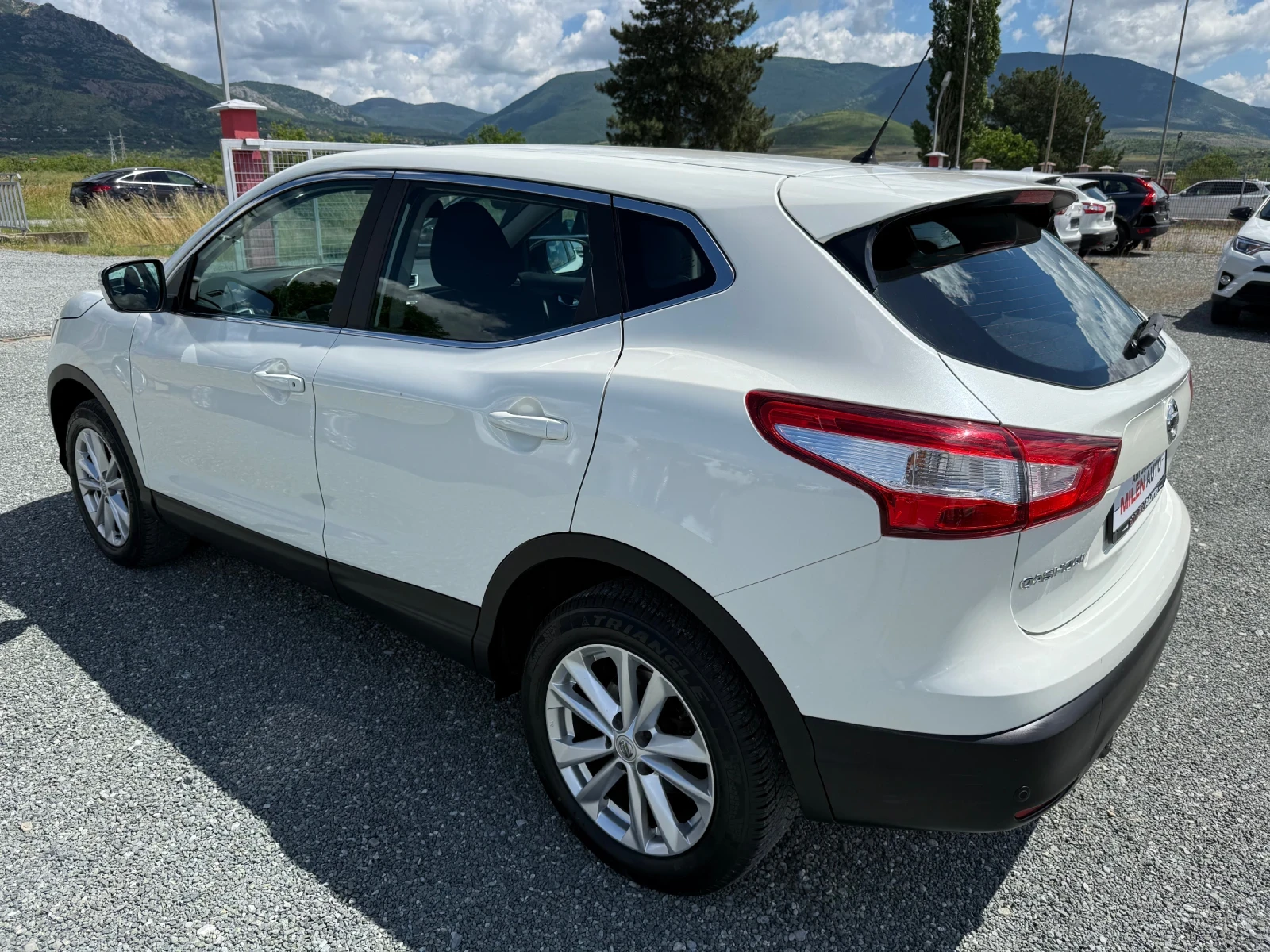 Nissan Qashqai (KATO НОВА), снимка 9 - Автомобили и джипове - 54650551