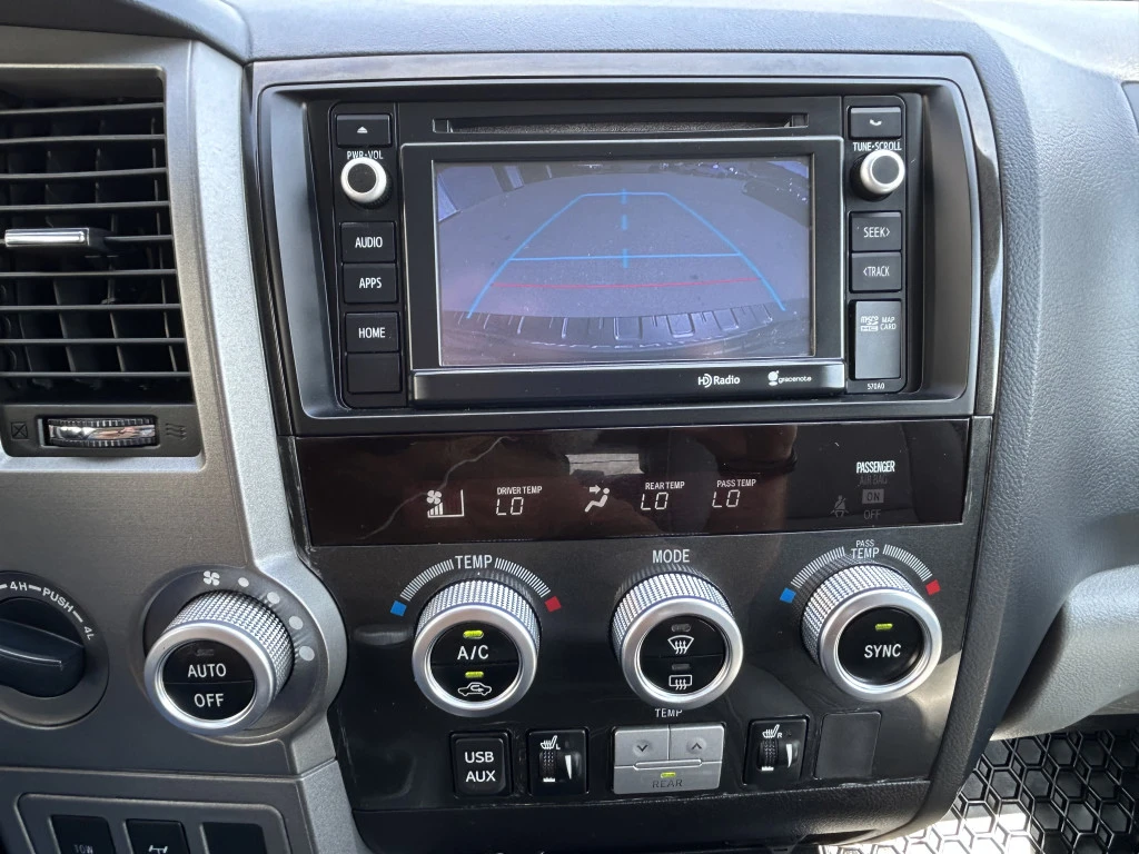 Toyota Sequoia LIMITED* 5.7* V8* ПОДГРЕВ* КАМЕРА* КЕЙЛЕС, снимка 11 - Автомобили и джипове - 54712674