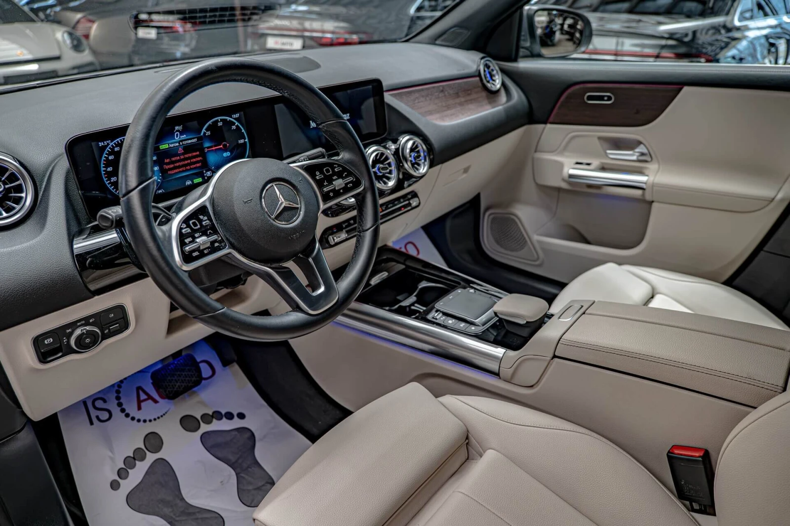 Mercedes-Benz EQA 250/Ambient/MBUX/Камера/Подгрев/Lane Assist/, снимка 7 - Автомобили и джипове - 55180338