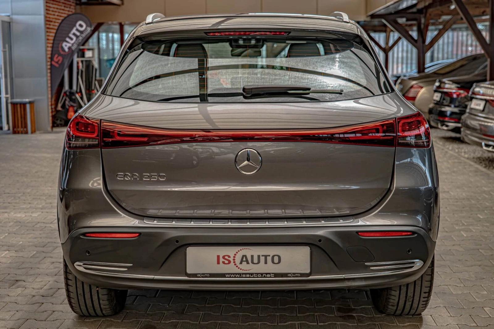 Mercedes-Benz EQA 250/Ambient/MBUX/Камера/Подгрев/Lane Assist/, снимка 4 - Автомобили и джипове - 55180338